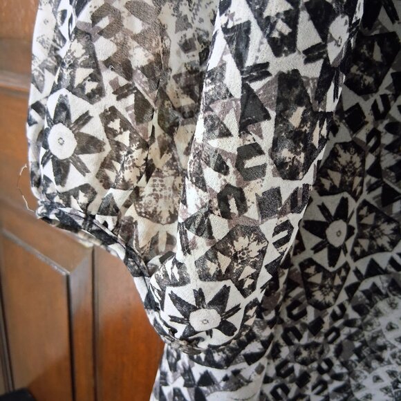 BCBG Black & White Abstract Sheer Sleeves Dress sz M /B9 - Picture 5 of 7
